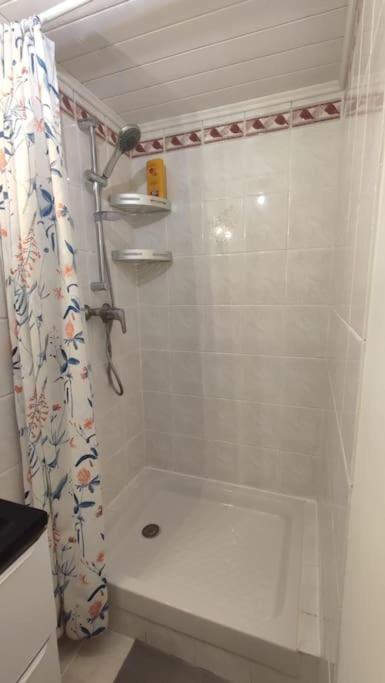 Appartement En Rez De Jardin Et Terrasse Ds Villa Hyères المظهر الخارجي الصورة
