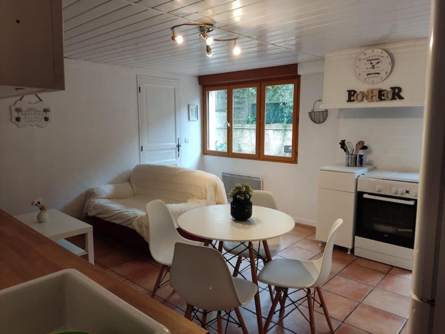 Appartement En Rez De Jardin Et Terrasse Ds Villa Hyères المظهر الخارجي الصورة